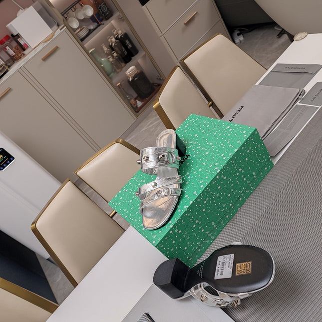 STRAPPY MEDIUM HEELED SANDALS IN SILVER STUDDED WAX-OIL SHEEPSKIN