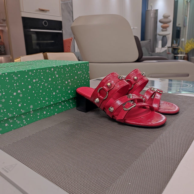 STRAPPY MEDIUM HEELED SANDALS IN RED STUDDED WAX-OIL SHEEPSKIN