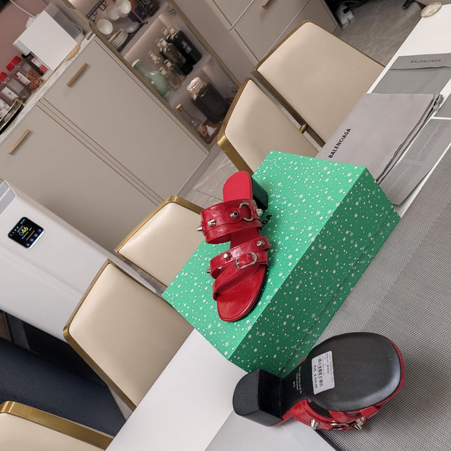 STRAPPY MEDIUM HEELED SANDALS IN RED STUDDED WAX-OIL SHEEPSKIN