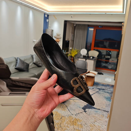 POINTED BALLET FLATS IN BLACK SHINY CRACKED SHEEPSKIN