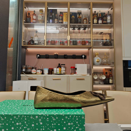 POINTED BALLET FLATS IN GOLD METALLIC SHINY CRACKED SHEEPSKIN