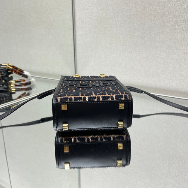 MINI SUNSHINE 18 IN BROWN RAFFIA AND BLACK WOOL CALFSKIN TRIM