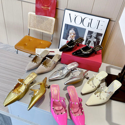 ROCKSTUD CAGED MULES 5 CM IN BISQUE BEIGE CALFSKIN