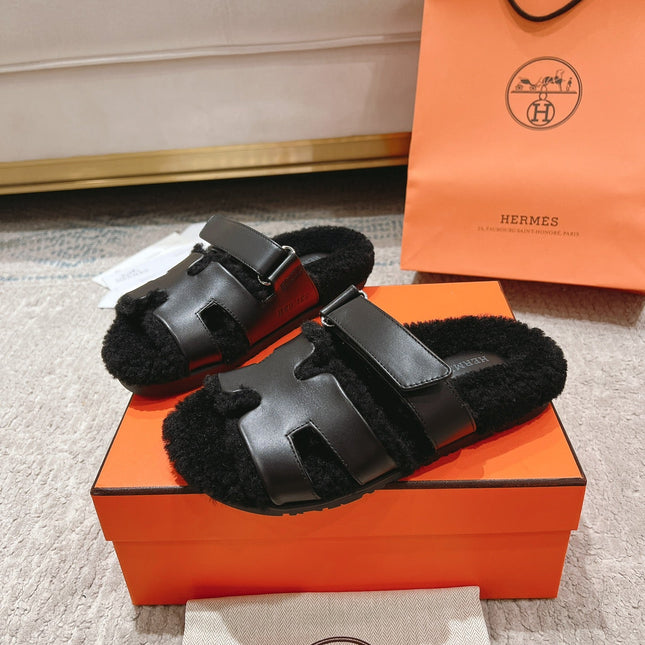CHYPRE SANDAL IN BLACK SHEARLING AND CALFSKIN