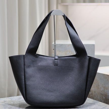 LE 5 À 7 BEA TOTE BAG 50 IN BLACK LAMBSKIN GOLD LOGO