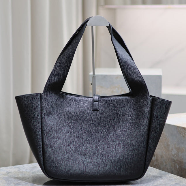 LE 5 À 7 BEA TOTE BAG 50 IN BLACK LAMBSKIN GOLD LOGO