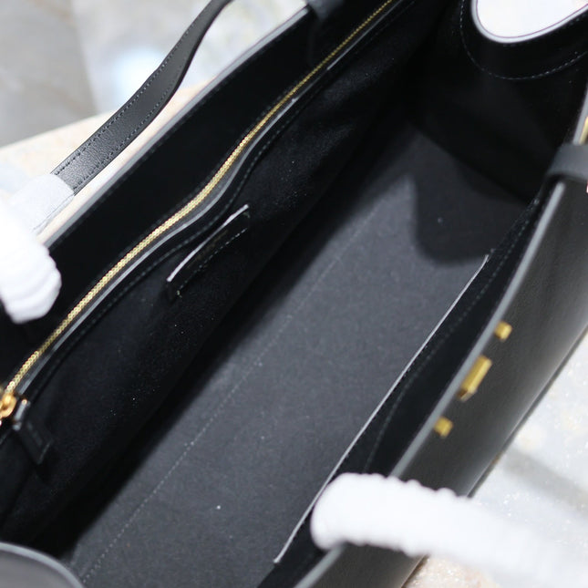 MANHATTAN SHOPPING BAG 40 IN BLACK SMOOTH LAMBSKIN GOLD BUCKLE