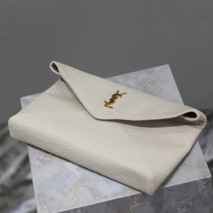 ENVELOPE CLUTCH 29 IN WHITE LAMBSKIN COPPER LOGO
