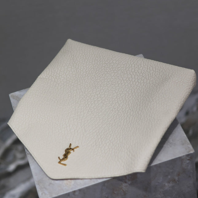 ENVELOPE CLUTCH 29 IN WHITE LAMBSKIN COPPER LOGO