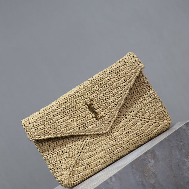 ENVELOPE CLUTCH 29 IN BEIGE RAFFIA