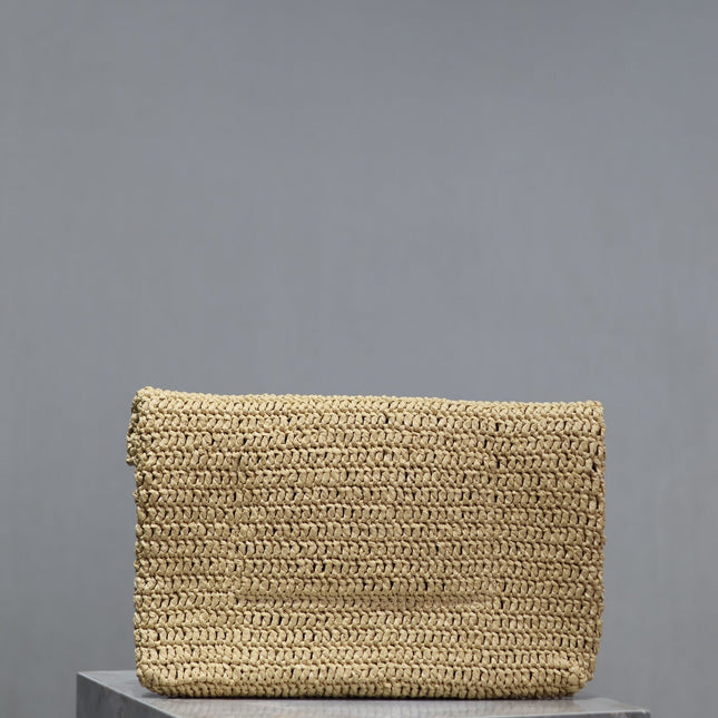 ENVELOPE CLUTCH 29 IN BEIGE RAFFIA