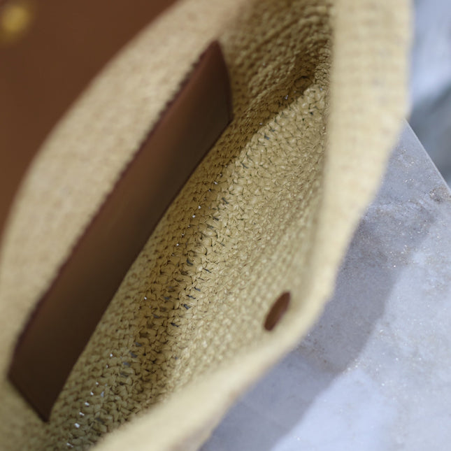 ENVELOPE CLUTCH 29 IN BEIGE RAFFIA