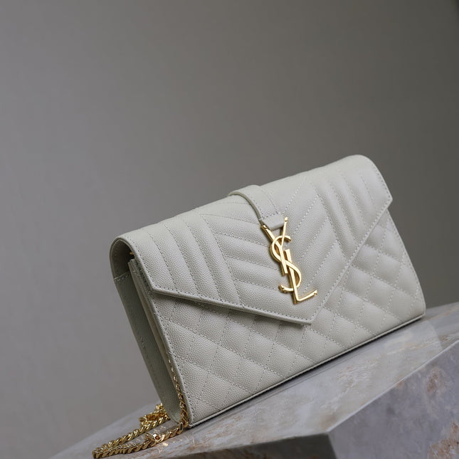 ENVELOPE CHAIN BAG 22 IN WHITE LAMBSKIN GOLD HARDWARE
