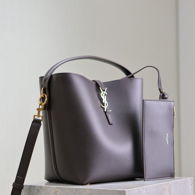 LE 37 MEDIUM BUCKET BAG 26 IN BRUNETTE BROWN CALFSKIN GOLD HARDWARE