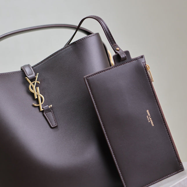 LE 37 MEDIUM BUCKET BAG 26 IN BRUNETTE BROWN CALFSKIN GOLD HARDWARE