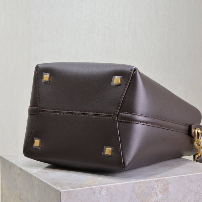 LE 37 MEDIUM BUCKET BAG 26 IN BRUNETTE BROWN CALFSKIN GOLD HARDWARE