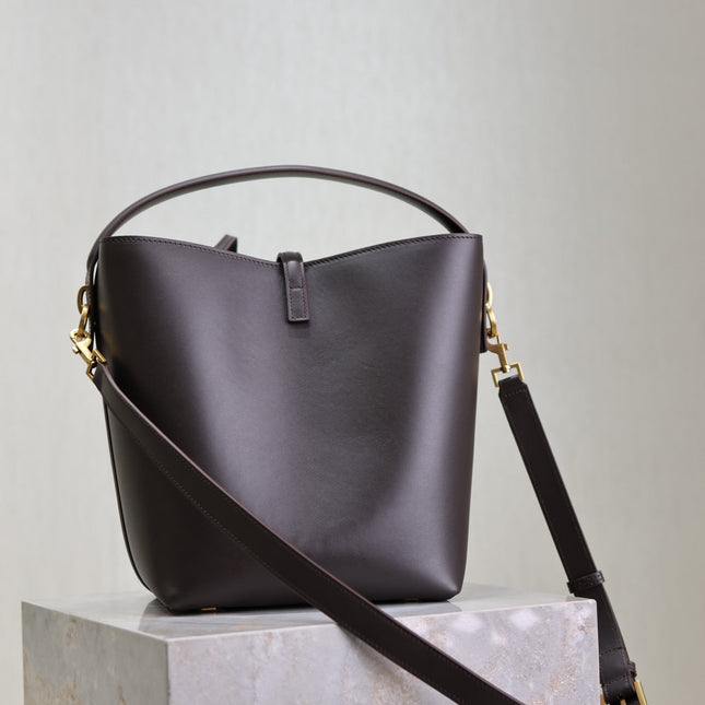 LE 37 MEDIUM BUCKET BAG 26 IN BRUNETTE BROWN CALFSKIN GOLD HARDWARE