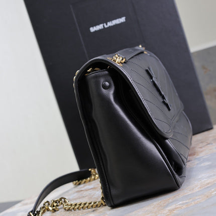 NIKI MEDIUM 28 IN BLACK LAMBSKIN BLACK LOGO GOLD CHAIN