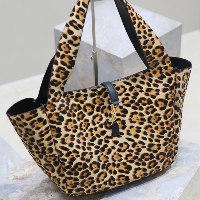 LE 5 À 7 BEA TOTE BAG 50 IN LEOPARD PRINT LEATHER GOLD LOGO