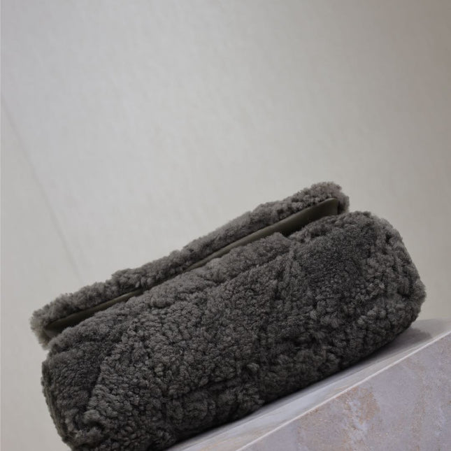 JAMIE BAG 25 IN DARK GRAY LAMB WOOL