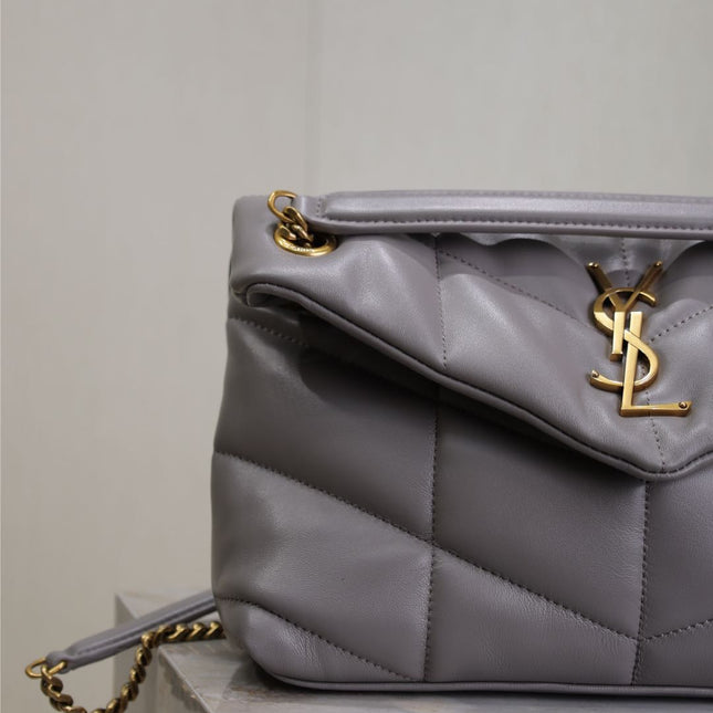 YSL 25S LOULOU PUFFER MEDIUM 29 IN SMOKY LAVENDER CALFSKIN