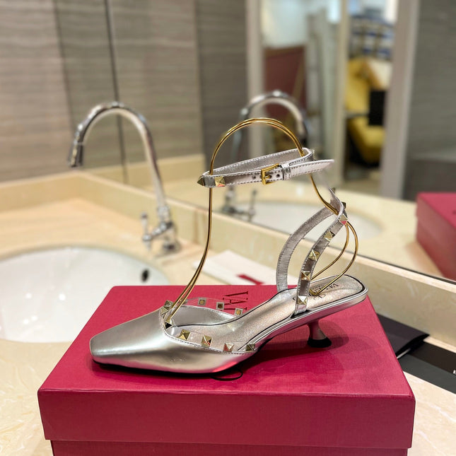 ROCKSTUD SLINGBACK IN SILVER CALFSKIN 50MM