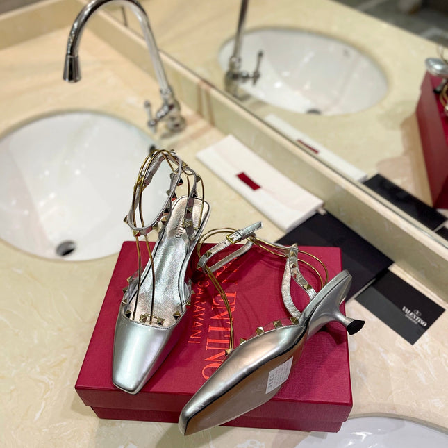 ROCKSTUD SLINGBACK IN SILVER CALFSKIN 50MM