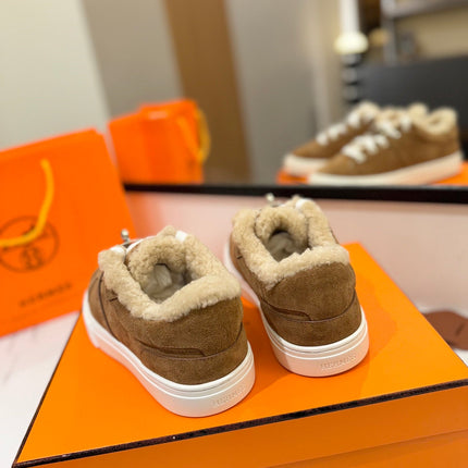 DAY SNEAKER IN BRONZE BROWN SUEDE AND FLEECE LINING