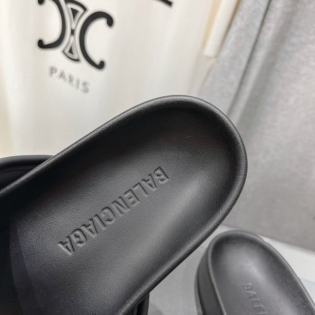 SLIDE SANDALS IN BLACK NYLON AND RUBBER WHITE PRINT