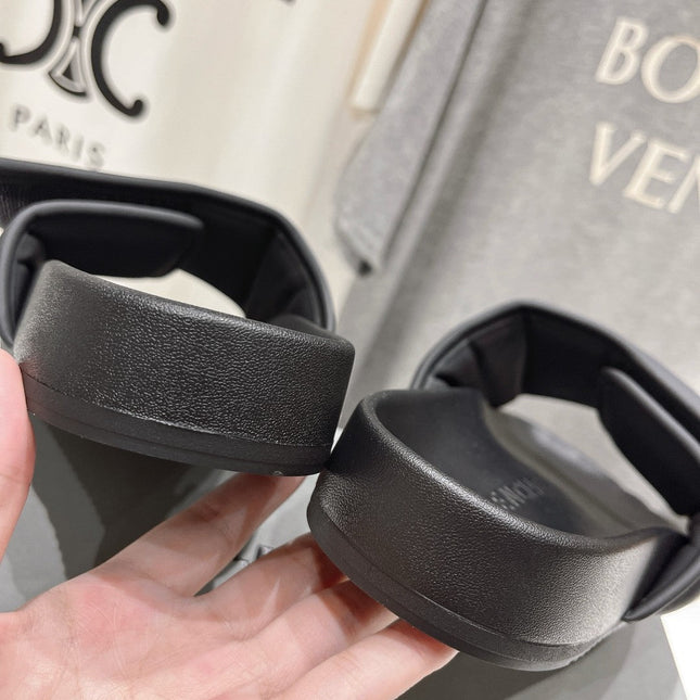 SLIDE SANDALS IN BLACK NYLON AND RUBBER WHITE PRINT