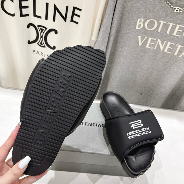 SLIDE SANDALS IN BLACK NYLON AND RUBBER WHITE PRINT