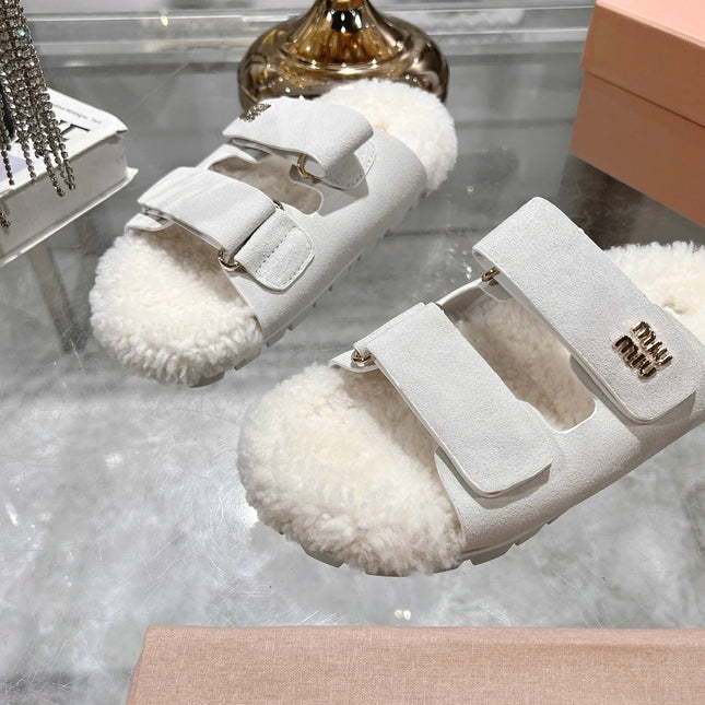 SANDAL SLIDES IN WHITE SUEDE AND SHEARLING LINING