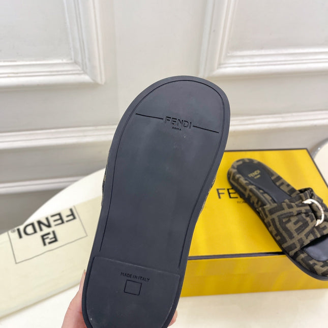 FENDI FLAT SLIPPER IN CEDAR BROWN MIX BLACK MONOGRAM JACQUARD FABRIC WITH GOLD HARDWARE