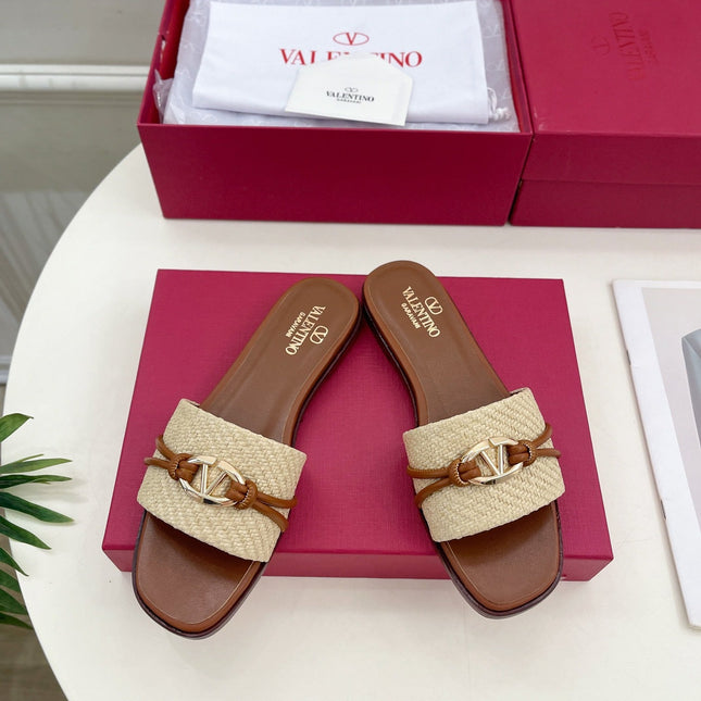 GARAVANI V LOGO SIGNATURE SLIDE IN BEIGE RAFFIA AND BROWN CALFSKIN