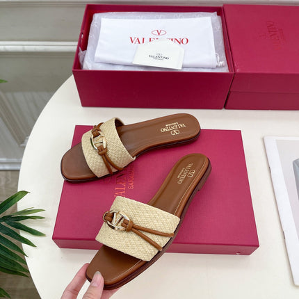 GARAVANI V LOGO SIGNATURE SLIDE IN BEIGE RAFFIA AND BROWN CALFSKIN