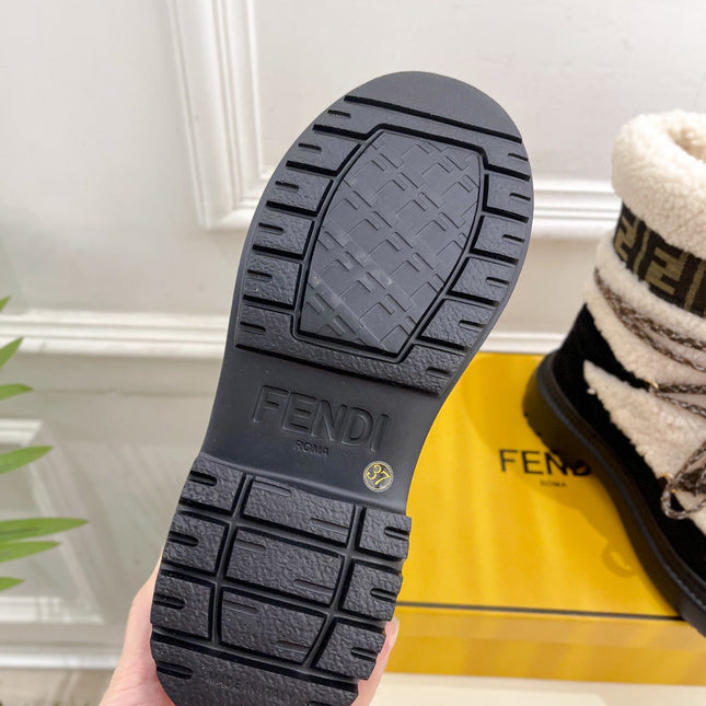 FENDI BOOTS 50MM IN BLACK AND BEIGE SHEARLING AND SUEDE