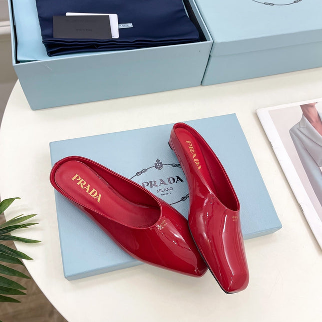 MULES SQUARE TOE IN RED SHINY CALFSKIN