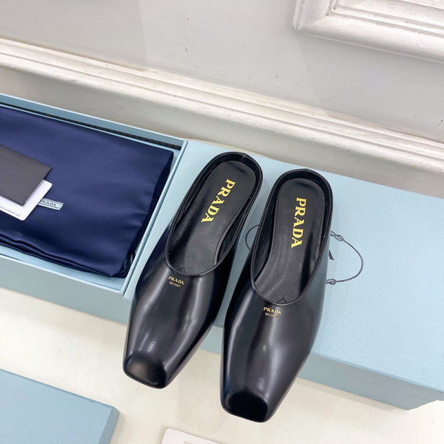 MULES SQUARE TOE IN BLACK SMOOTH LAMBSKIN