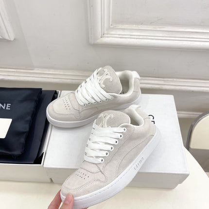 HUNTINGTON LOW LACE-UP SNEAKER IN PALE GRAY SUEDE AND MESH