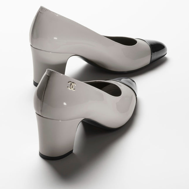 PUMPS LIGHT GRAY BLACK PATENT CALFSKIN