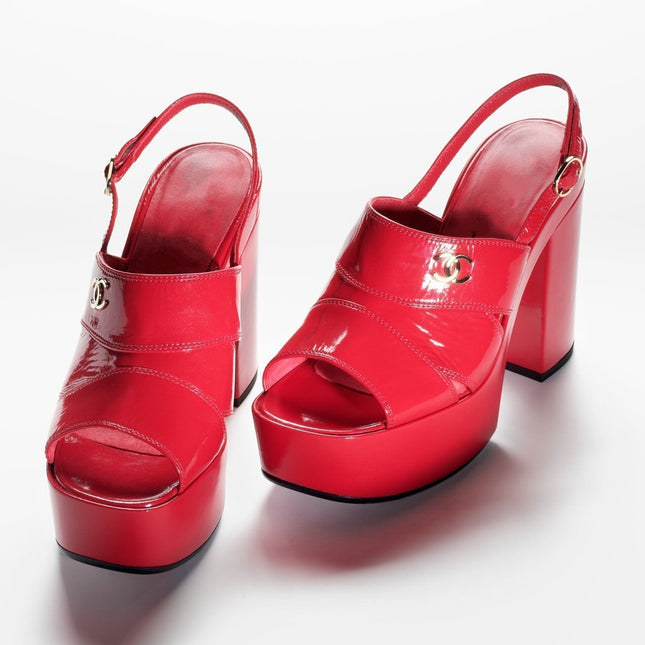 SANDALS RED PATENT CRUMPLED LAMBKSIN