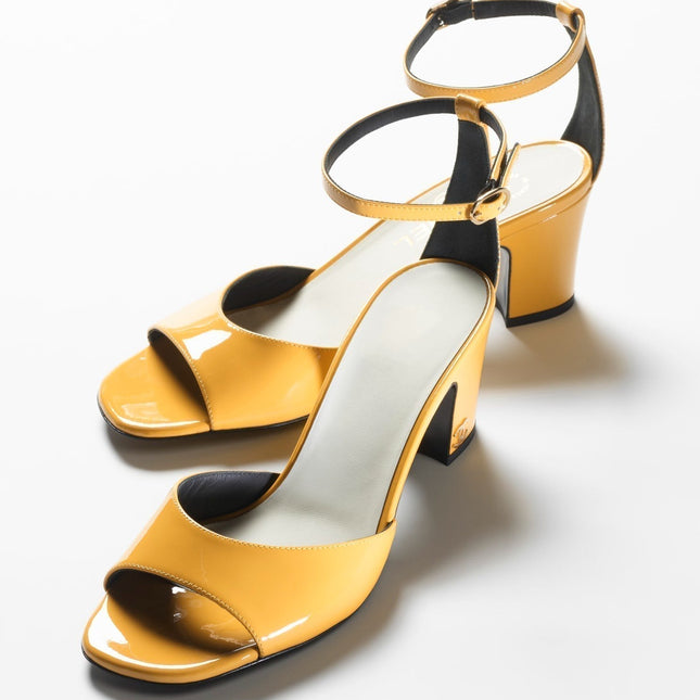 SANDALS YELLOW PATENT CALFSKIN