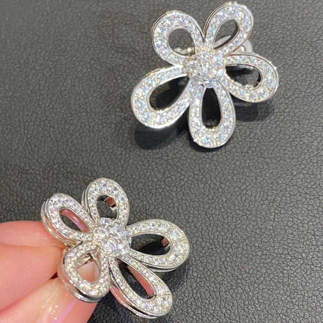 LACE FLOWER SILVER EARRINGS