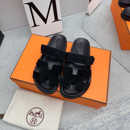 Chypre Sandal Black velvet lining