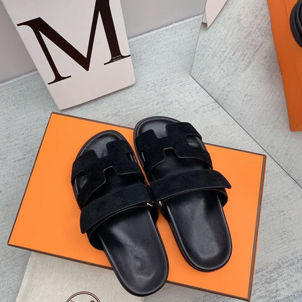 Chypre Sandal Black velvet lining