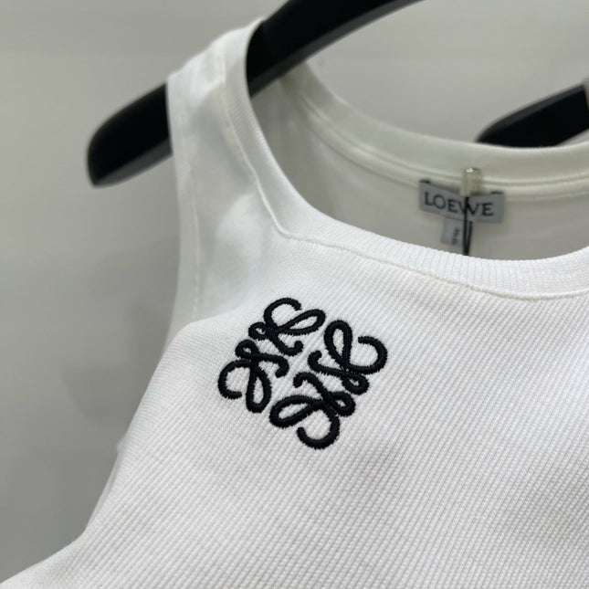 Round neck embroidered vest