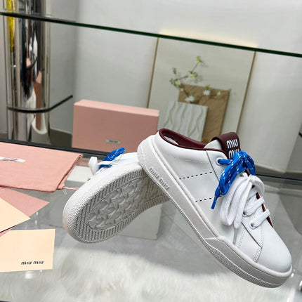 SNEAKER MULES IN WHITE CALFSKIN WHITE BLUE LACES