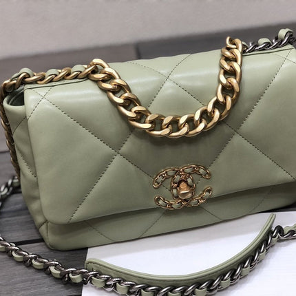 19 FLAP BAG 26 LIME LAMBSKIN