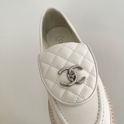 Moccasins White Quilted Calfskin Silver CC