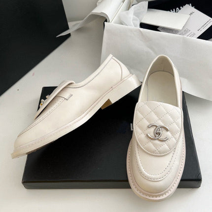 Moccasins White Quilted Calfskin Silver CC